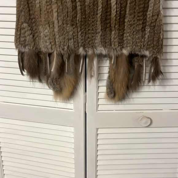 Boutique Rabbit Fur vest 80% Rabbit And 20% Raccoon With Tassels. Natural Brown - Picture 4 of 6